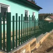Забор из евроштакетника